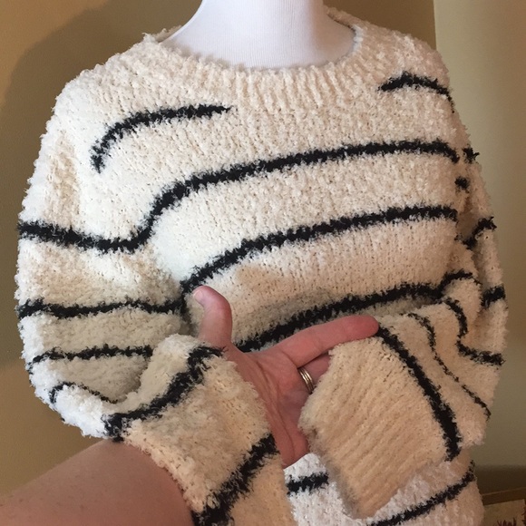 VINCE Size SMALL Stripe Nubby Sweater Nautical Crewneck Linen Cotton $395 NEW - Picture 2 of 8